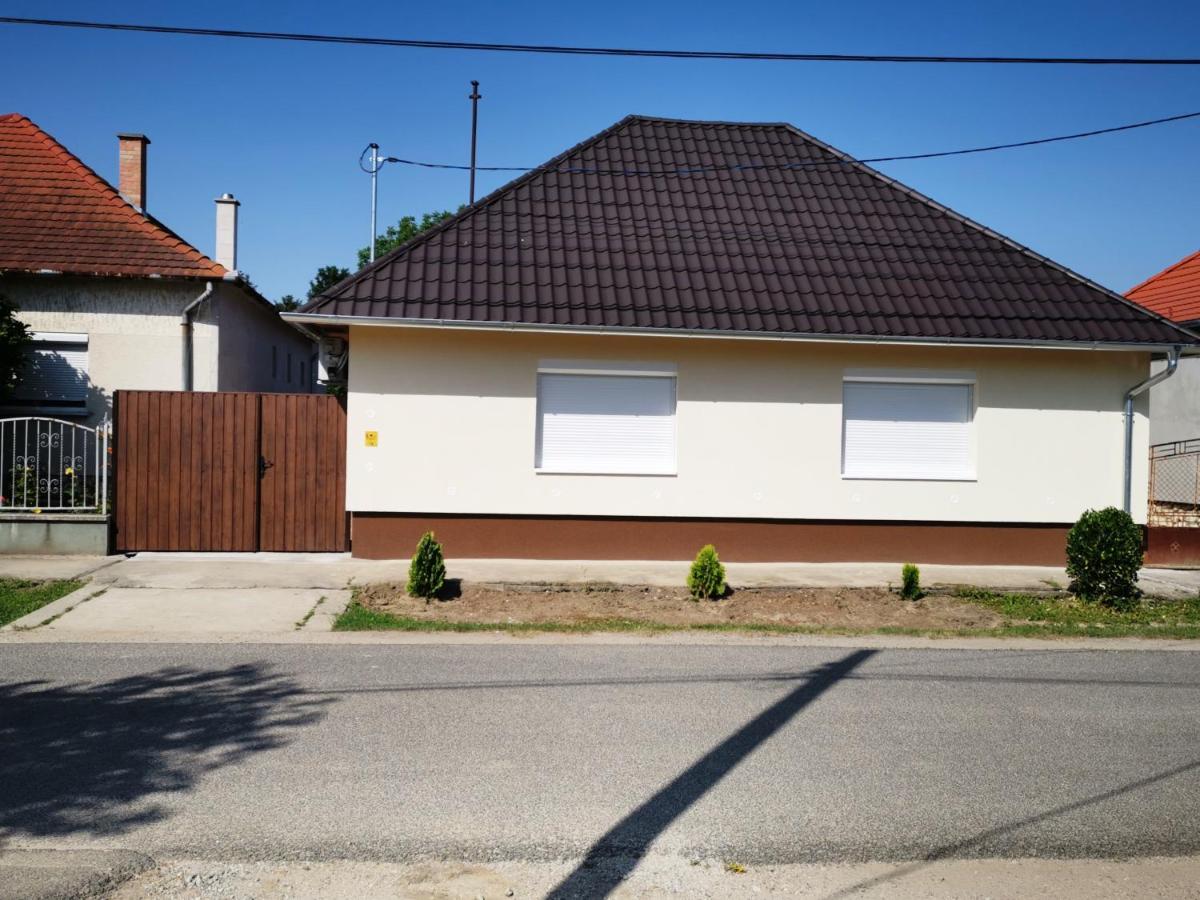 Lili Apartman Харканы Экстерьер фото