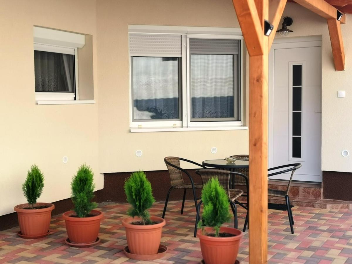 Lili Apartman Харканы Экстерьер фото