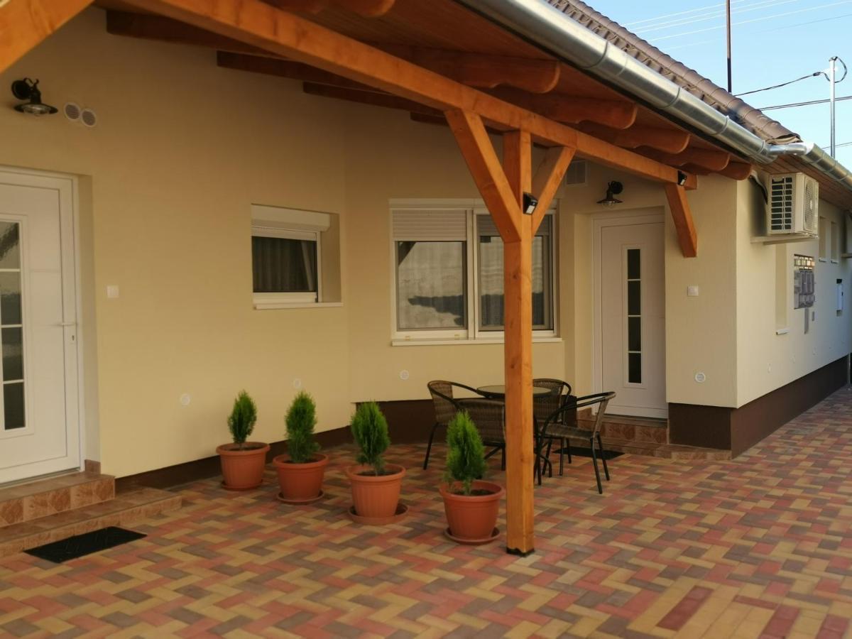 Lili Apartman Харканы Экстерьер фото