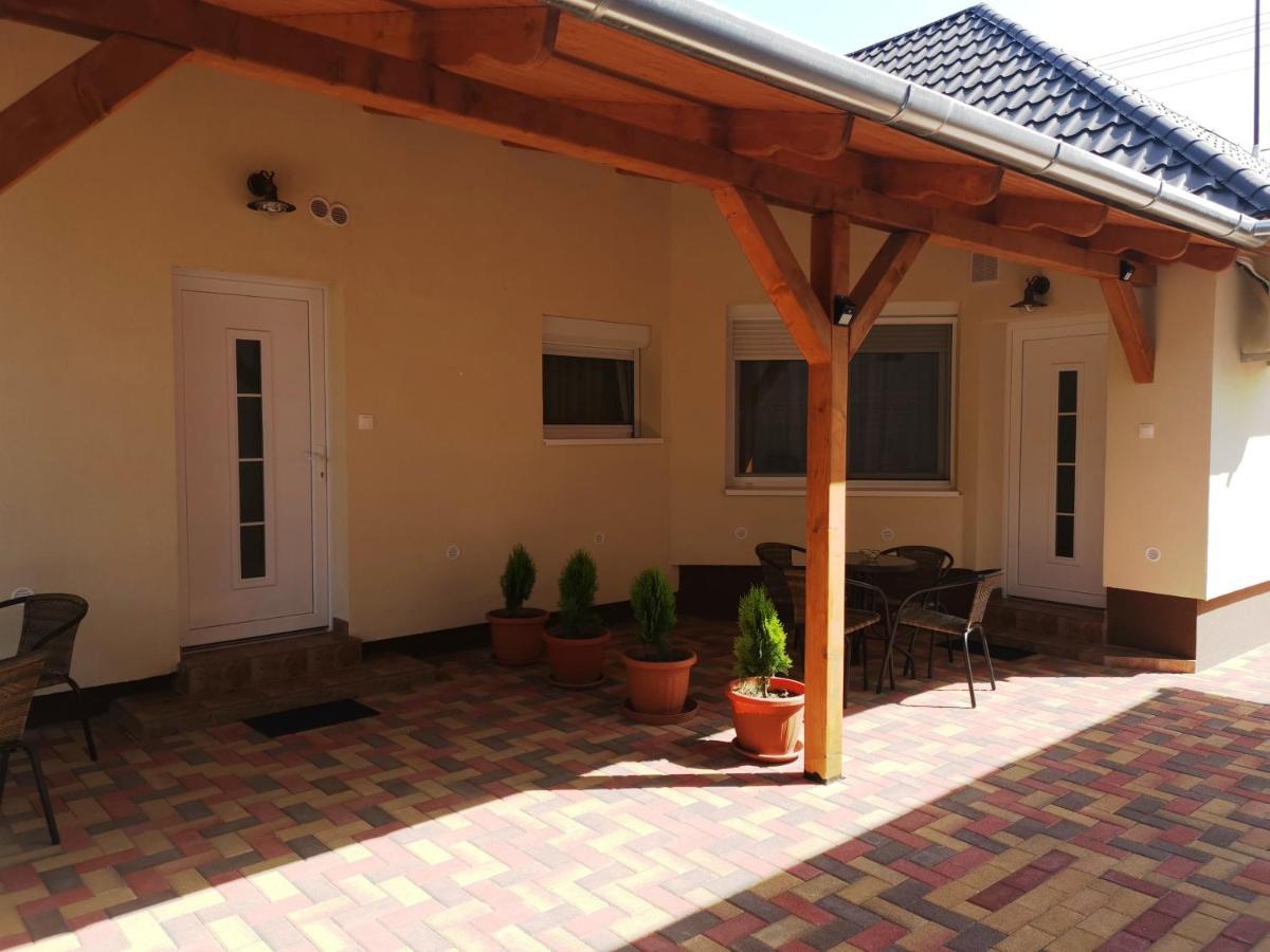 Lili Apartman Харканы Экстерьер фото