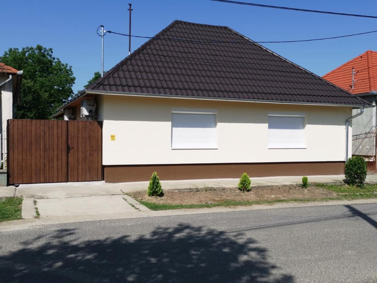 Lili Apartman Харканы Экстерьер фото